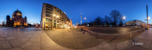 Berlin 360 Blues - 360 Grad Fotografie am Berliner Dom zur blauen Stunde mit Blick auf den Fernsehturm