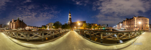 Hamburg Panorama Jungfernbrücke - 360 Grad Panorama an der Jungfernbrücke in Hamburg bei Nacht mit Blick auf die Katharinenkirche und die Speicherstadt